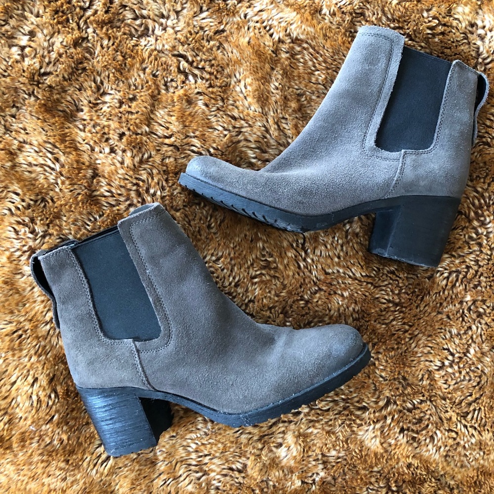 Sam Edelman Hanley Suede Chelsea boots gray
